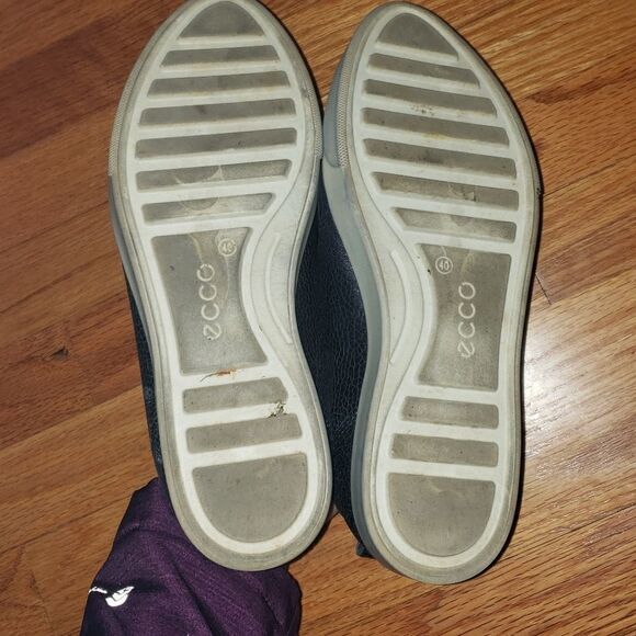 ECCO Black Leather Sneakers - Picture 7 of 8